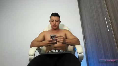 Devin Hunter online show from January 14, 1:00 am