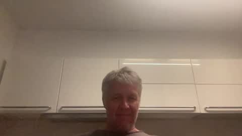 Snapshot of devon_nite chatting on April 28, 11:21 pm Devon online show from April 28, 11:21 pm