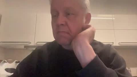 Snapshot of devon_nite chatting on May 19, 11:44 pm Devon online show from May 19, 11:44 pm