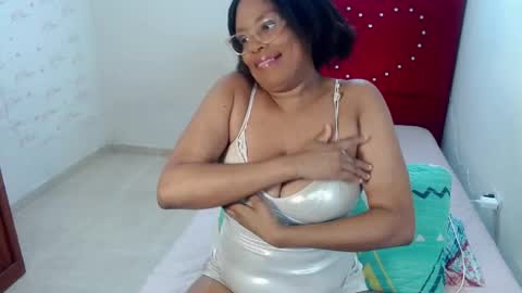 Snapshot of devorasexy2 chatting on April 30, 10:14 pm Devora.. online show from April 30, 10:14 pm