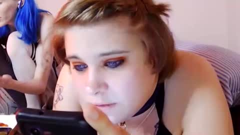 Snapshot of devykitten2018 chatting on April 6, 4:46 am devykitten online show from April 6, 4:46 am