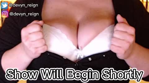 Snapshot of devynreign chatting on March 8, 6:43 am Devyn Reign online show from March 8, 6:43 am