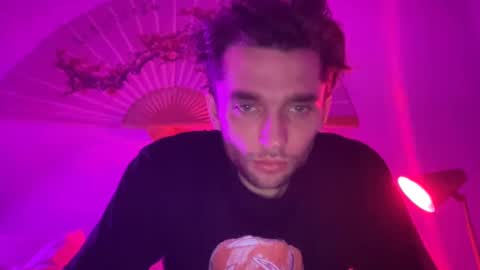 Snapshot of devyy333 chatting on December 24, 9:50 am devyy333 online show from December 24, 9:50 am