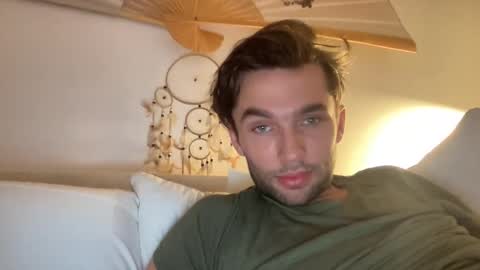 Snapshot of devyy333 chatting on December 30, 7:48 am devyy333 online show from December 30, 7:48 am