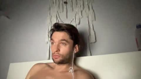 Snapshot of devyy333 chatting on October 18, 3:31 am devyy333 online show from October 18, 3:31 am