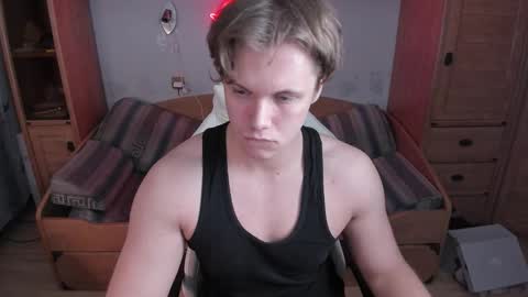 Snapshot of dexter_bennett chatting on October 13, 12:21 am Dexter online show from October 13, 12:21 am