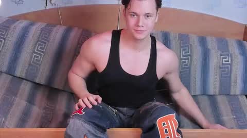 Snapshot of dexter_bennett chatting on January 10, 9:16 pm Dexter online show from January 10, 9:16 pm