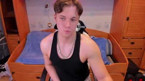 Snapshot of dexter_bennett chatting on May 4, 4:58 pm Dexter online show from May 4, 4:58 pm