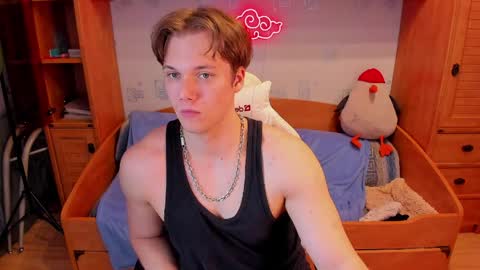 Snapshot of dexter_bennett chatting on May 27, 7:22 pm Dexter online show from May 27, 7:22 pm