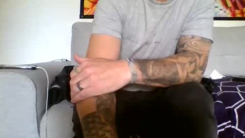 deydey83 online show from December 23, 1:36 am