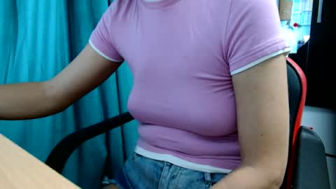 Snapshot of deylove786838 chatting on September 18, 8:27 am deylove786838 online show from September 18, 8:27 am