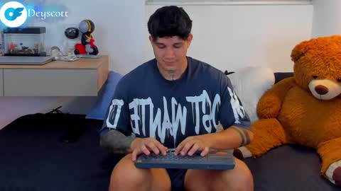 JULIAN online show from January 30, 3:22 am