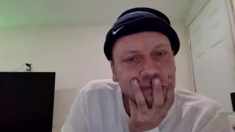 deznuts130 online show from February 12, 2:28 am