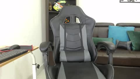 Snapshot of dhamian_wolf_hunter chatting on December 3, 12:06 pm dhaian online show from December 3, 12:06 pm