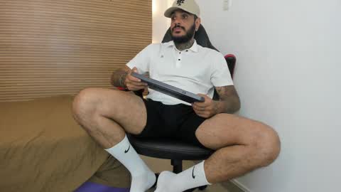 Snapshot of dhamian_wolf_hunter chatting on September 11, 8:42 pm dhaian online show from September 11, 8:42 pm