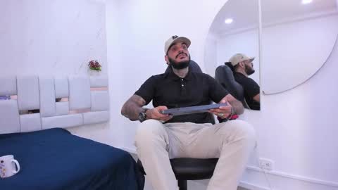 Snapshot of dhamian_wolf_hunter chatting on September 28, 8:47 pm dhaian online show from September 28, 8:47 pm