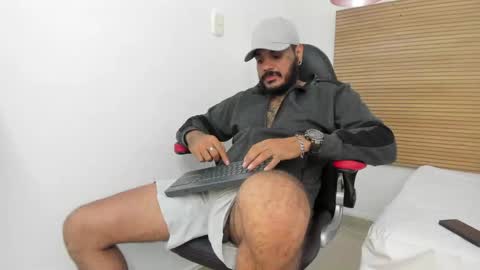 Snapshot of dhamian_wolf_hunter chatting on October 9, 10:19 pm dhaian online show from October 9, 10:19 pm