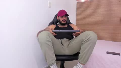 Snapshot of dhamian_wolf_hunter chatting on October 11, 9:13 pm dhaian online show from October 11, 9:13 pm