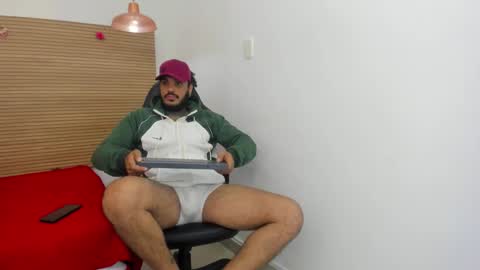 Snapshot of dhamian_wolf_hunter chatting on October 22, 8:52 pm dhaian online show from October 22, 8:52 pm