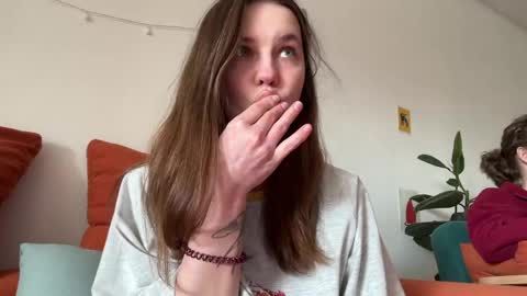 Snapshot of di_n_alex chatting on April 25, 1:41 pm Di Alex online show from April 25, 1:41 pm