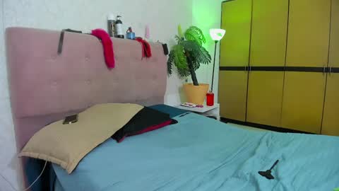 Snapshot of diabla_sexyboobs chatting on January 22, 12:27 am D I A B L A online show from January 22, 12:27 am