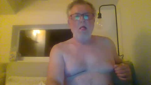 Snapshot of dial76 chatting on March 11, 3:05 am dial76 online show from March 11, 3:05 am