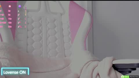 Snapshot of diamond_ava_ chatting on February 21, 9:45 am Thea online show from February 21, 9:45 am