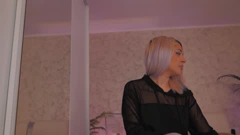 Snapshot of diamond_ava_ chatting on March 1, 5:59 pm Thea online show from March 1, 5:59 pm