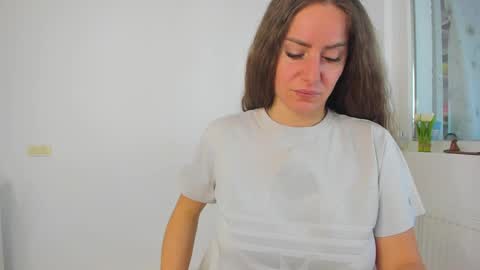 diamondkay_ online show from April 7, 6:58 am