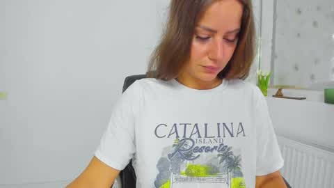 diamondkay_ online show from June 2, 7:10 am