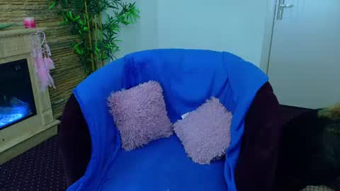 Snapshot of diamondmilff chatting on June 27, 4:39 am Diamond Milf online show from June 27, 4:39 am