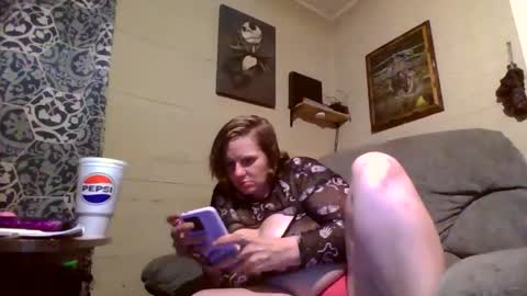 Snapshot of diamondrose1992 chatting on February 27, 4:01 am diamondrose1992 online show from February 27, 4:01 am