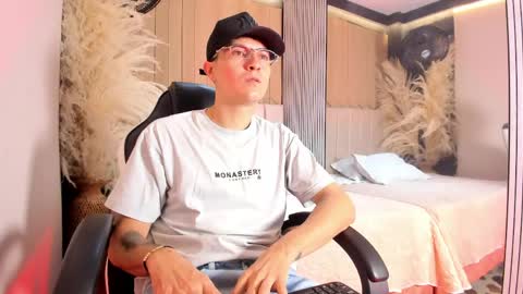 Snapshot of diamondss_1 chatting on May 15, 8:49 pm diamondss_1 online show from May 15, 8:49 pm