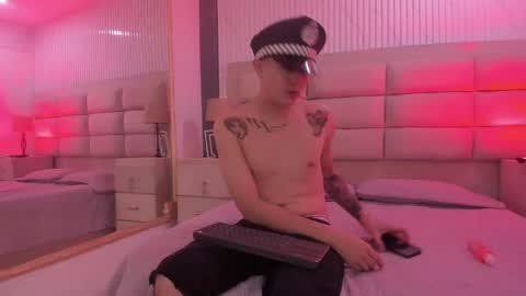 Snapshot of diamondss_1 chatting on May 28, 9:34 pm diamondss_1 online show from May 28, 9:34 pm