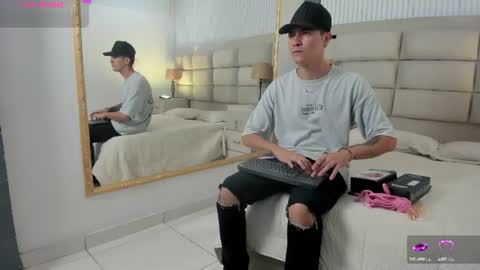 Snapshot of diamondss_1 chatting on June 25, 8:35 pm diamondss_1 online show from June 25, 8:35 pm