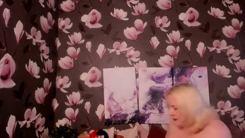 Di online show from April 6, 11:00 am