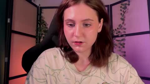 Snapshot of diana_floweri chatting on July 2, 10:32 am Diana online show from July 2, 10:32 am