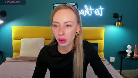 Snapshot of diana_garrett chatting on May 24, 8:52 am Diana online show from May 24, 8:52 am