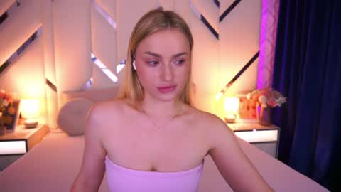 Snapshot of diana_nova chatting on June 5, 2:12 pm diana_nova online show from June 5, 2:12 pm