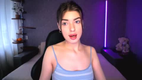 Snapshot of dianaa_lee chatting on May 11, 11:05 am DIANA online show from May 11, 11:05 am