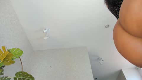 dianac1998 online show from April 4, 5:43 pm