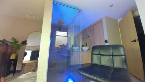 dianac1998 online show from April 7, 5:24 pm