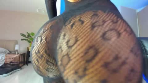 dianac1998 online show from April 10, 5:39 pm