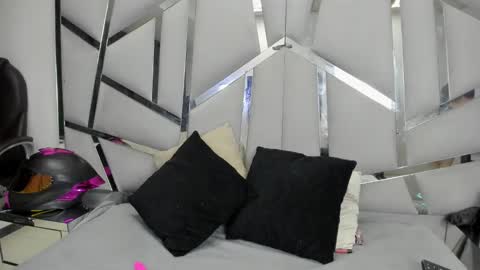 Snapshot of dianarous chatting on March 16, 3:34 am dianarous online show from March 16, 3:34 am