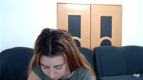 Snapshot of dianasmiey7 chatting on December 14, 7:03 pm dianasmiey7 online show from December 14, 7:03 pm