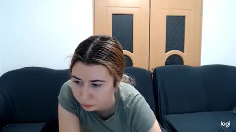 Snapshot of dianasmiey7 chatting on December 15, 8:52 am dianasmiey7 online show from December 15, 8:52 am