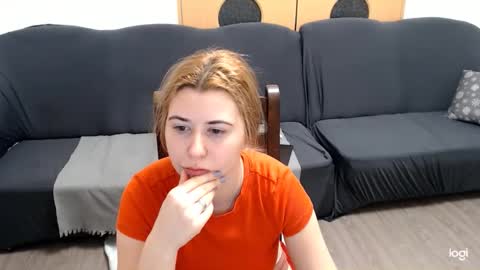 Snapshot of dianasmiey7 chatting on January 13, 9:20 pm dianasmiey7 online show from January 13, 9:20 pm