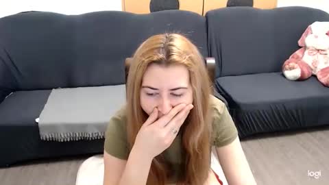 Snapshot of dianasmiey7 chatting on January 21, 9:35 am dianasmiey7 online show from January 21, 9:35 am