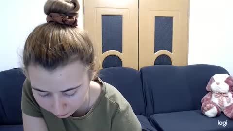 Snapshot of dianasmiey7 chatting on January 27, 9:11 pm dianasmiey7 online show from January 27, 9:11 pm