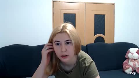 Snapshot of dianasmiey7 chatting on February 9, 8:54 am dianasmiey7 online show from February 9, 8:54 am